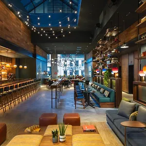 https://moxy-nyc-downtown.us-newyorkcity.com